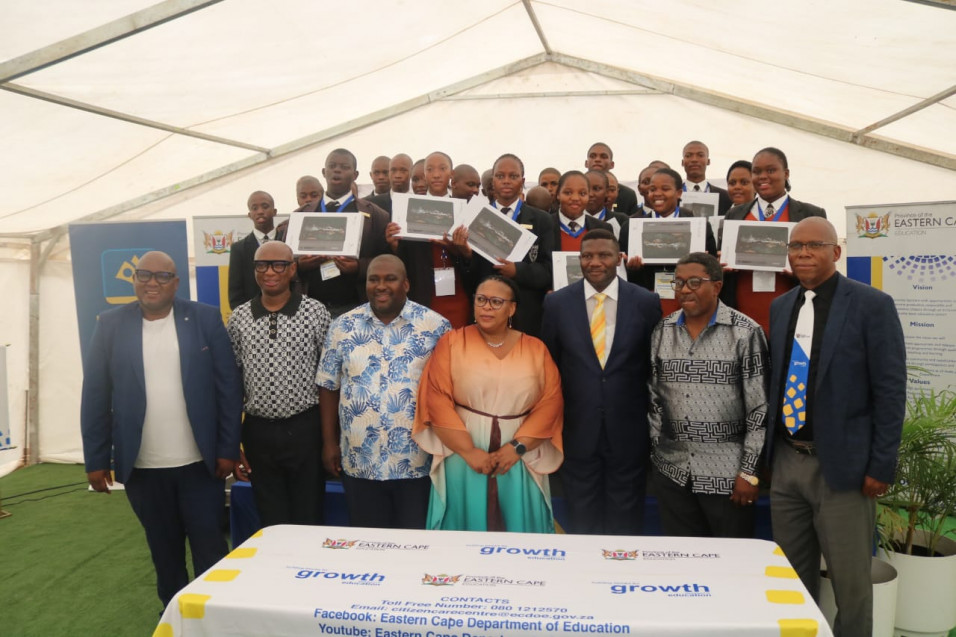 Ulwazi Senior Secondary School learners get first to receive tablets